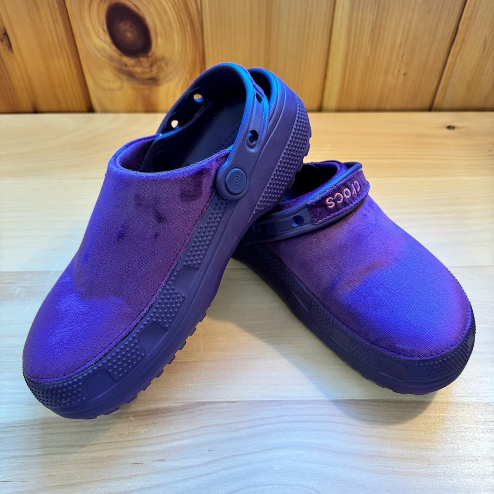 CROCS Purple Velvet Classic Crafted Clogs